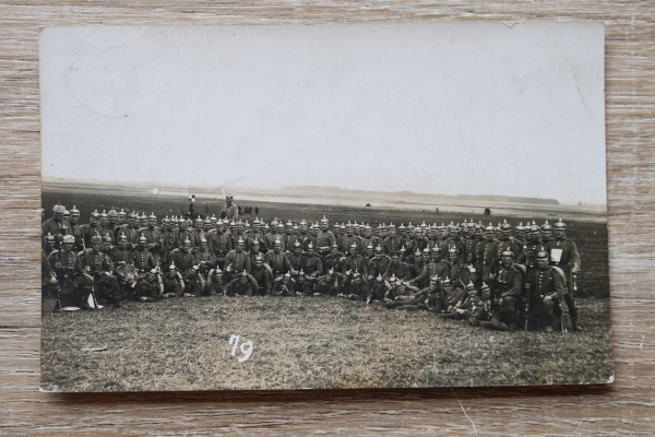 AK Mühldorf / 1912 / Foto / Militär Soldaten Offiziere Pickelhaube mit Nr.1 Tornister / Manöverende